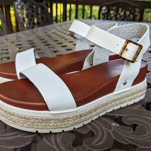 MIA  Size 8  White Sandals - Espadrille